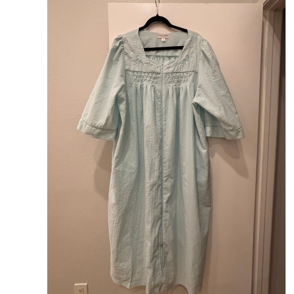 Miss Elaine Woman Blue Seersucker Zip Front Robe Floral Smocked Housecoat 2X
